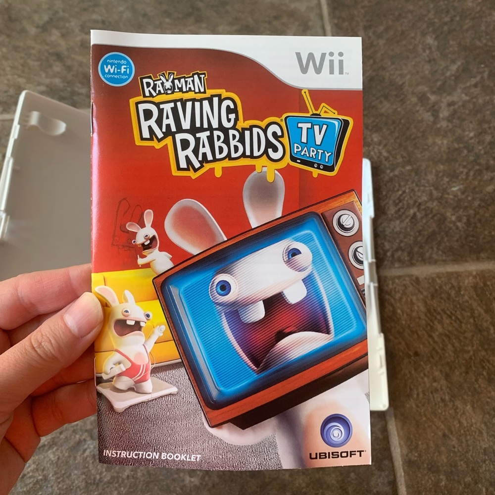 Wii Raving Rabbids TV Party 🎮 - Picture 3 of 4